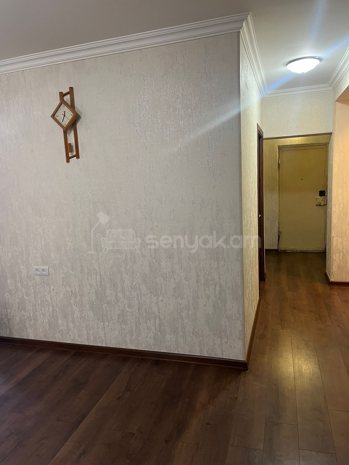 3 Սենյականոց Բնակարան, 70քմ, 9/9 հարկ, Նորմալ Վիճակում, Կահավորված, Արևկող