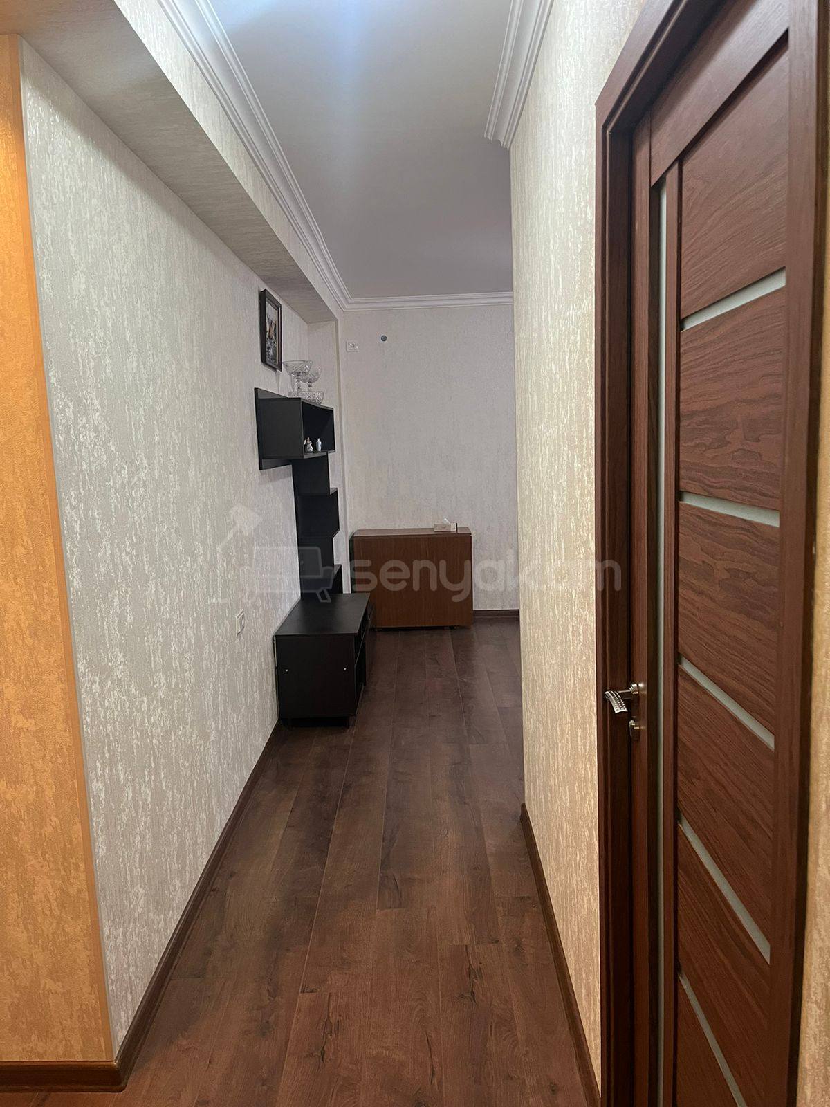 3 Սենյականոց Բնակարան, 70քմ, 9/9 հարկ, Նորմալ Վիճակում, Կահավորված, Արևկող