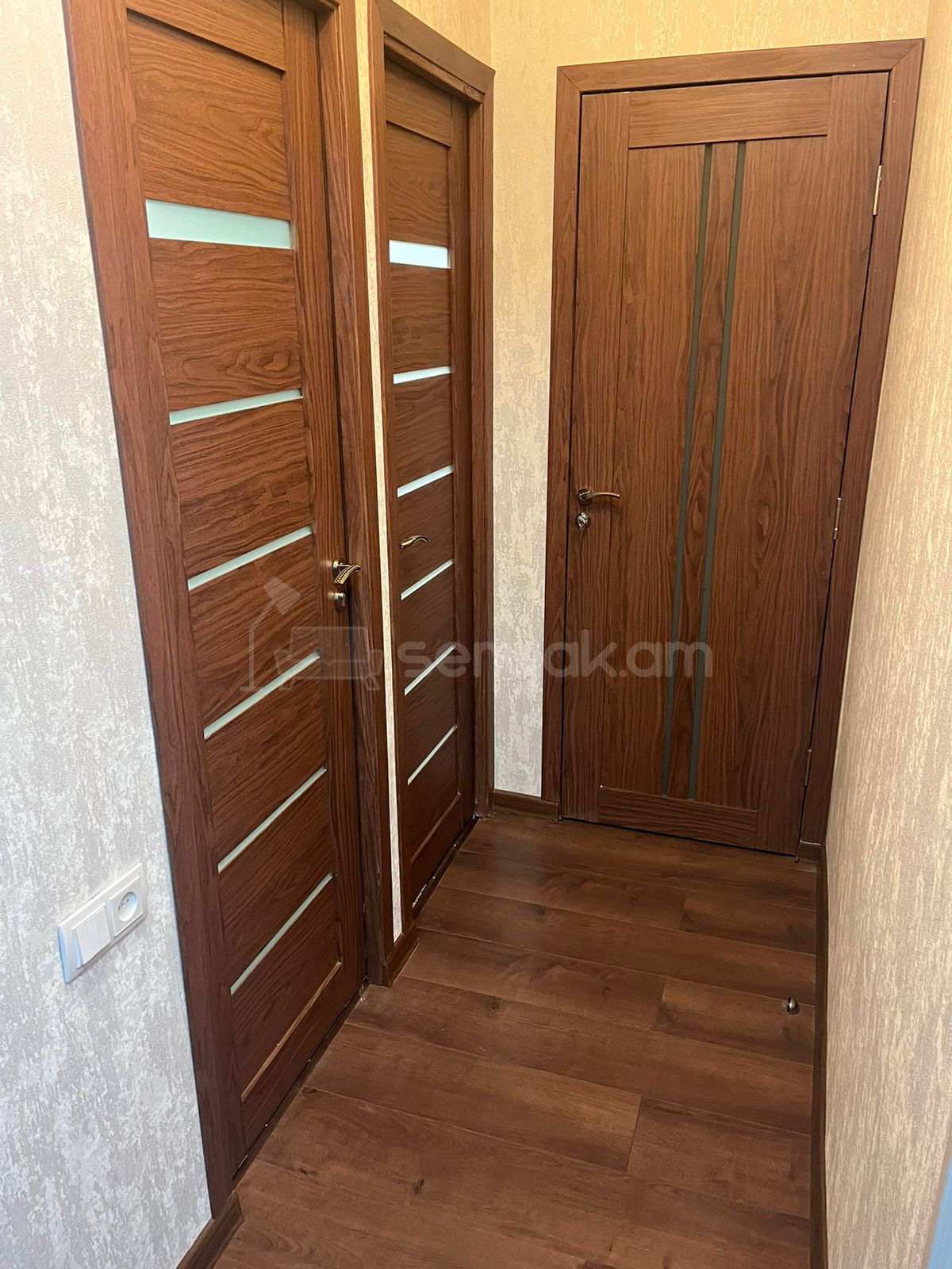 3 Սենյականոց Բնակարան, 70քմ, 9/9 հարկ, Նորմալ Վիճակում, Կահավորված, Արևկող