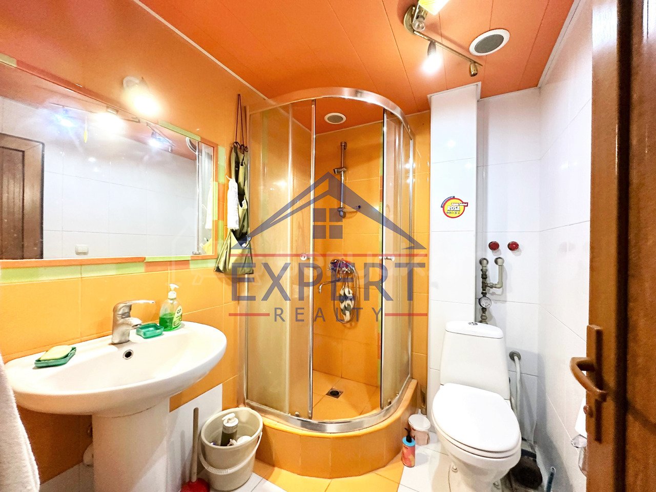 3 Սենյականոց Բնակարան Քարե Շենքում, 100քմ, 3/5 հարկ, Կապիտալ Վերանորոգված, Կահավորված