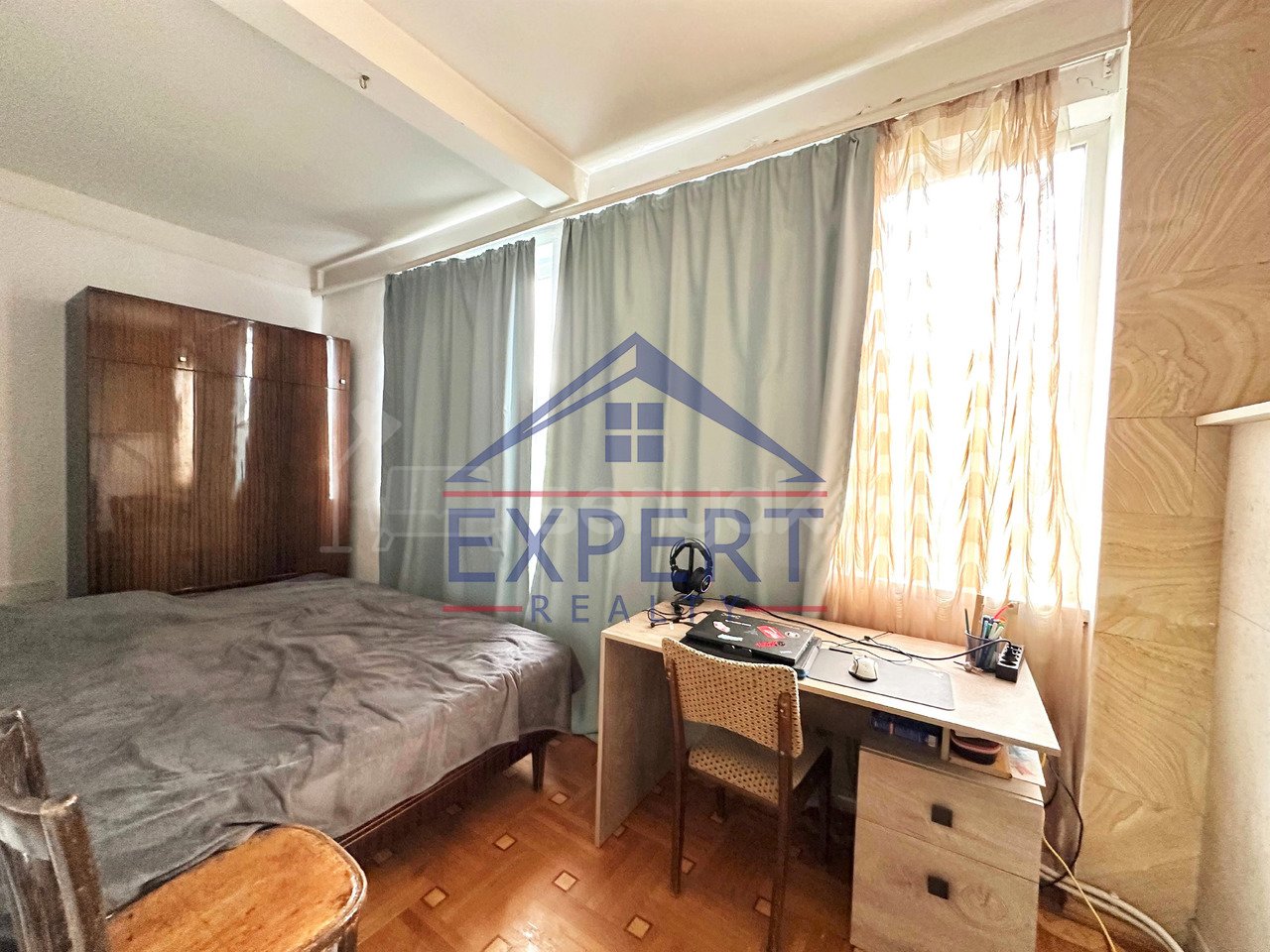 3 Սենյականոց Բնակարան Քարե Շենքում, 100քմ, 3/5 հարկ, Կապիտալ Վերանորոգված, Կահավորված