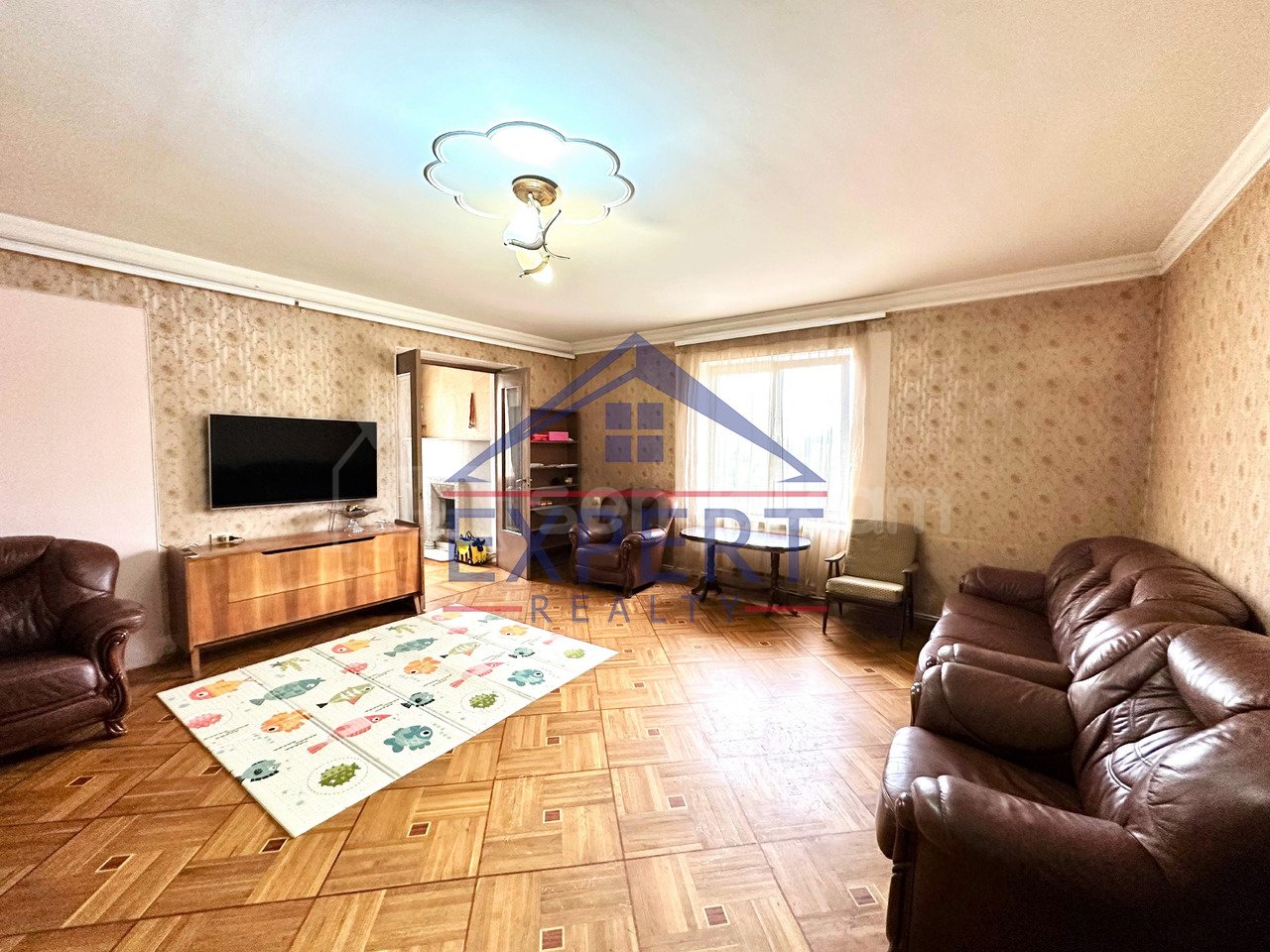 3 Սենյականոց Բնակարան Քարե Շենքում, 100քմ, 3/5 հարկ, Կապիտալ Վերանորոգված, Կահավորված