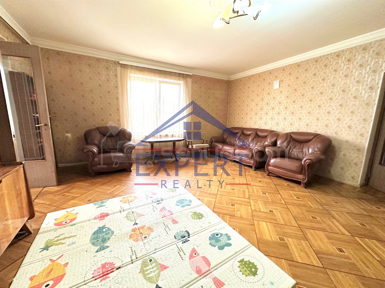 3 Սենյականոց Բնակարան Քարե Շենքում, 100քմ, 3/5 հարկ, Կապիտալ Վերանորոգված, Կահավորված