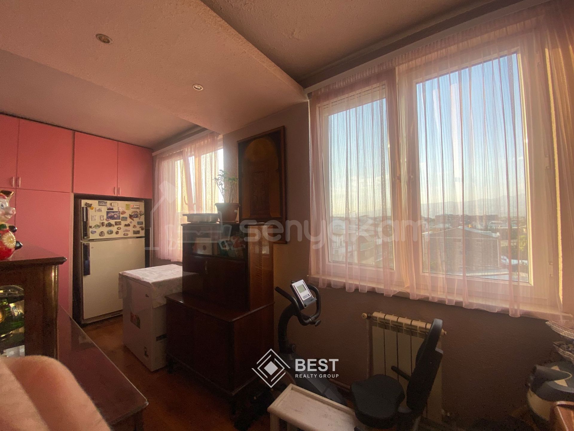 4 Սենյականոց Բնակարան Քարե Շենքում, 100քմ, 4/5 հարկ, Կապիտալ Վերանորոգված