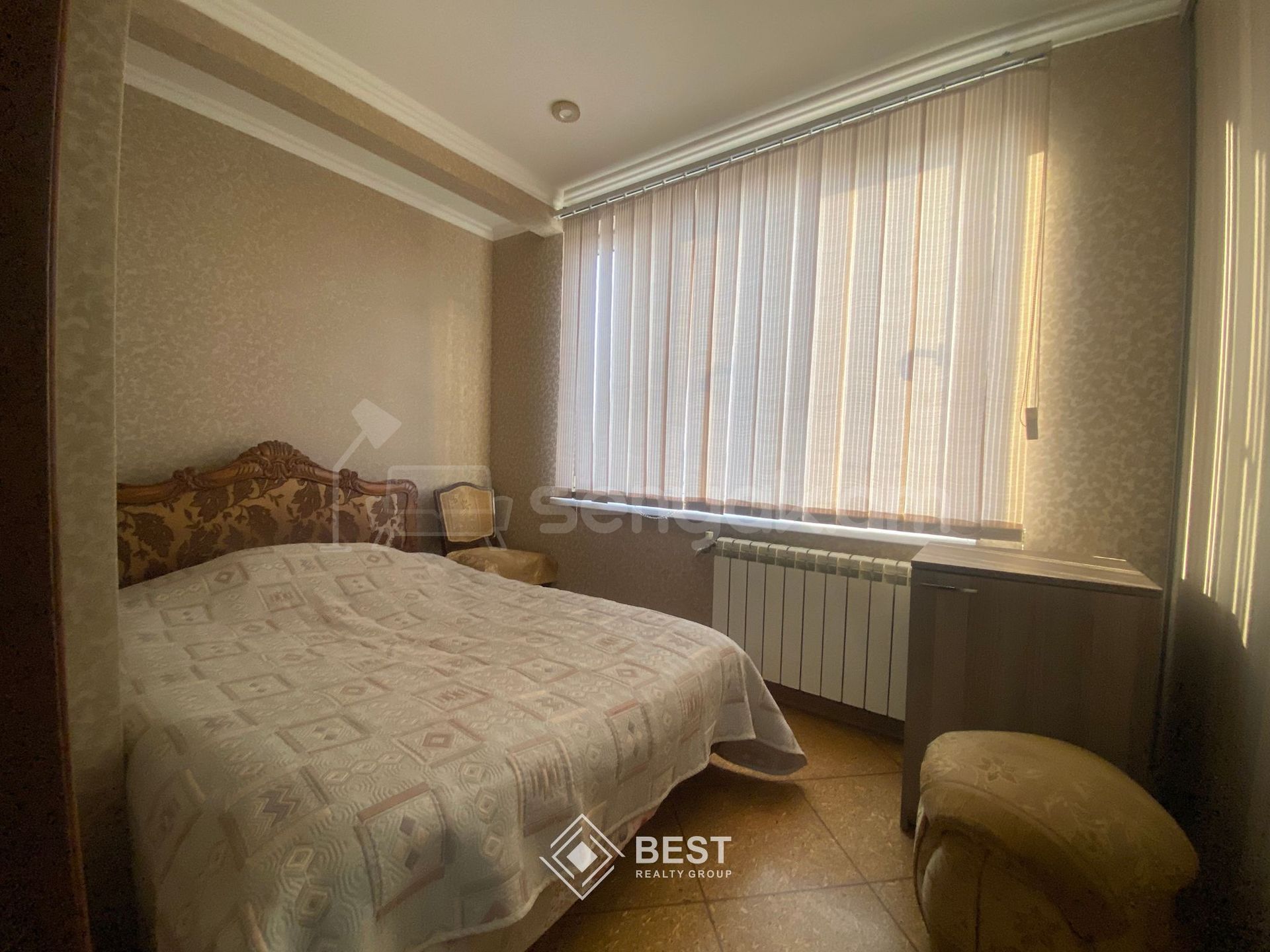 4 Սենյականոց Բնակարան Քարե Շենքում, 100քմ, 4/5 հարկ, Կապիտալ Վերանորոգված