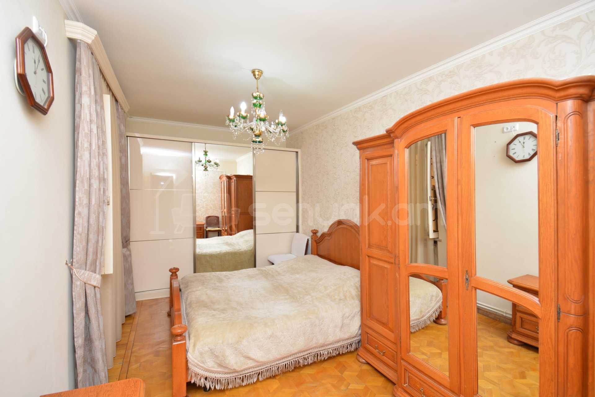 3 Սենյականոց Բնակարան Քարե Շենքում, 150քմ, 2/5 հարկ, Կապիտալ Վերանորոգված