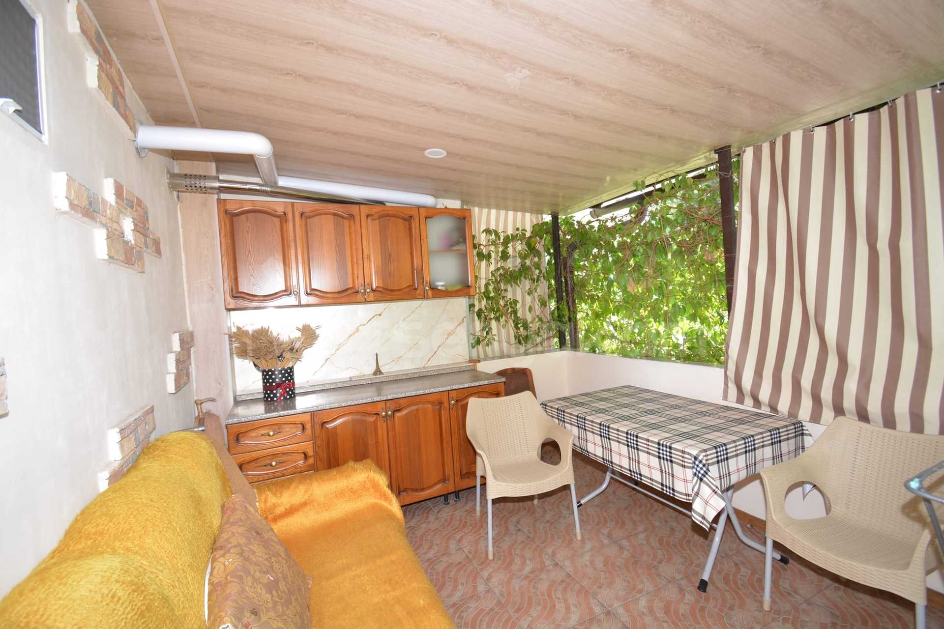 3 Սենյականոց Բնակարան Քարե Շենքում, 150քմ, 2/5 հարկ, Կապիտալ Վերանորոգված