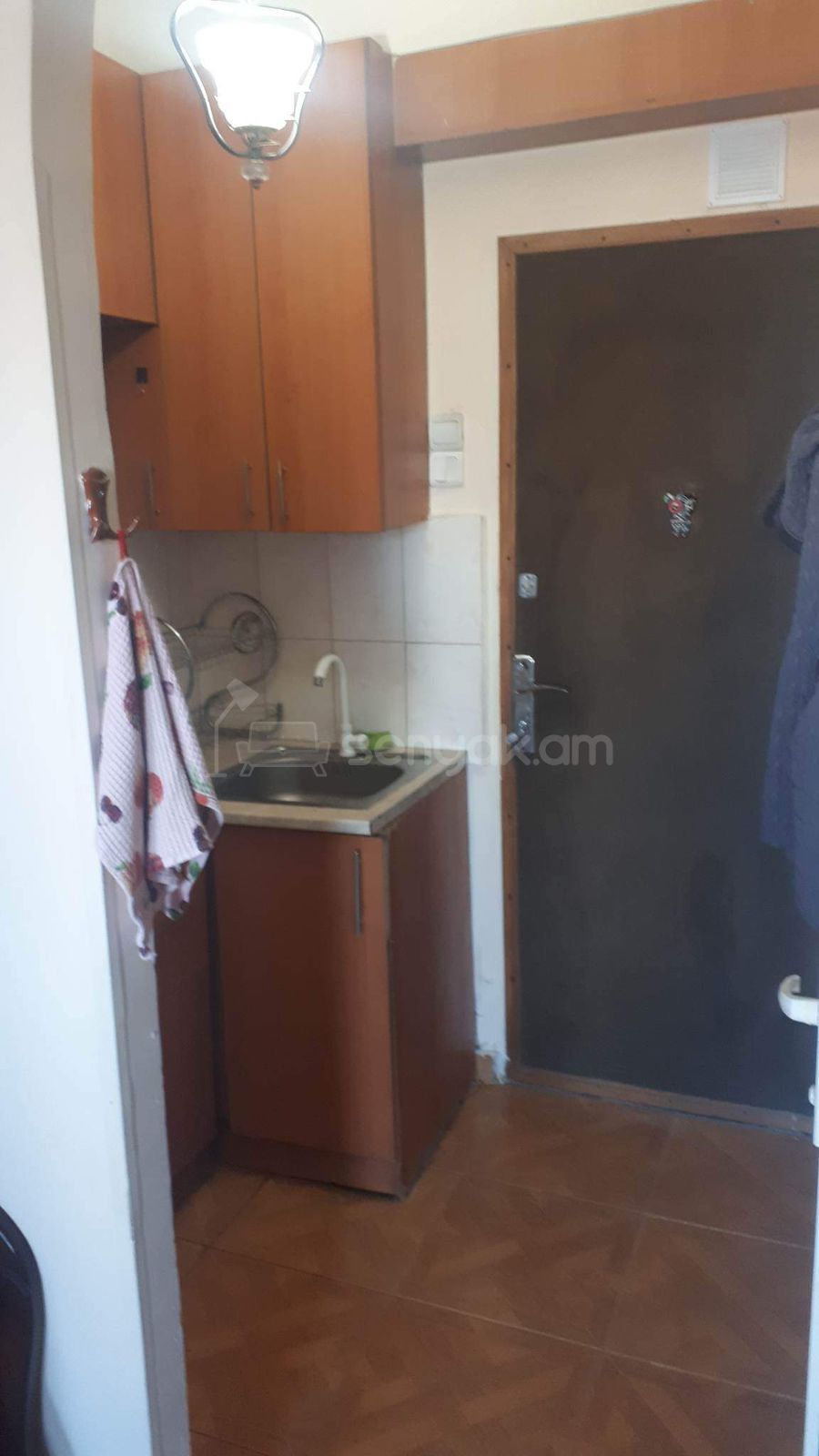 1 Սենյականոց Բնակարան Քարե Շենքում, 20քմ, 2/8 հարկ, Կոսմետիկ Վերանորոգված, Կահավորված, Արևկող