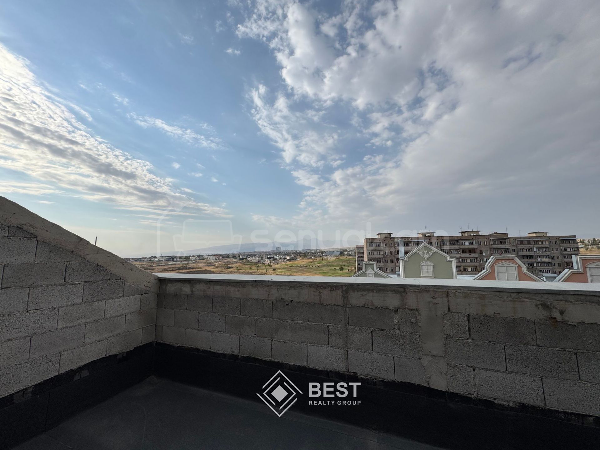 4 Սենյականոց Բնակարան, 104քմ, 8/14 հարկ, Զրոյական Վիճակում