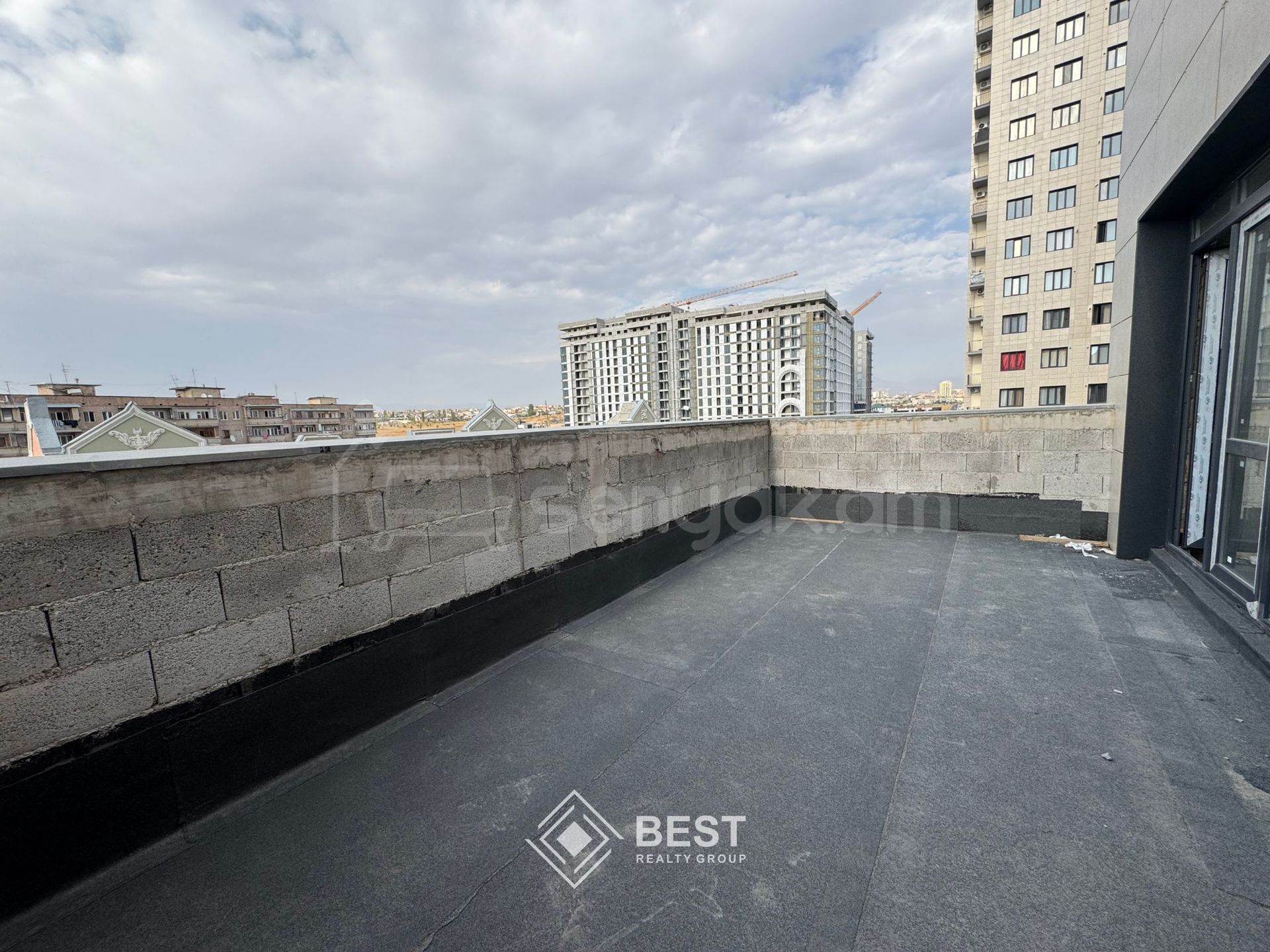 4 Սենյականոց Բնակարան, 104քմ, 8/14 հարկ, Զրոյական Վիճակում