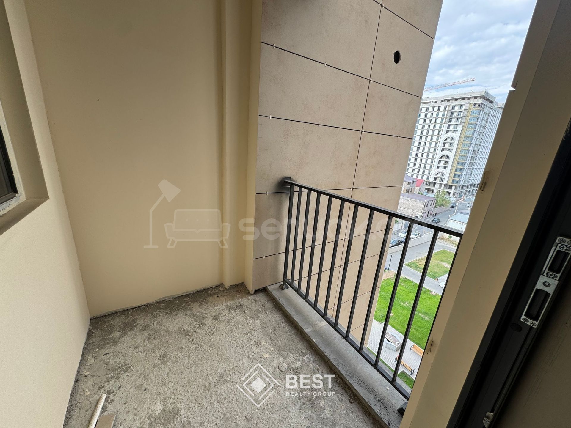 4 Սենյականոց Բնակարան, 104քմ, 8/14 հարկ, Զրոյական Վիճակում