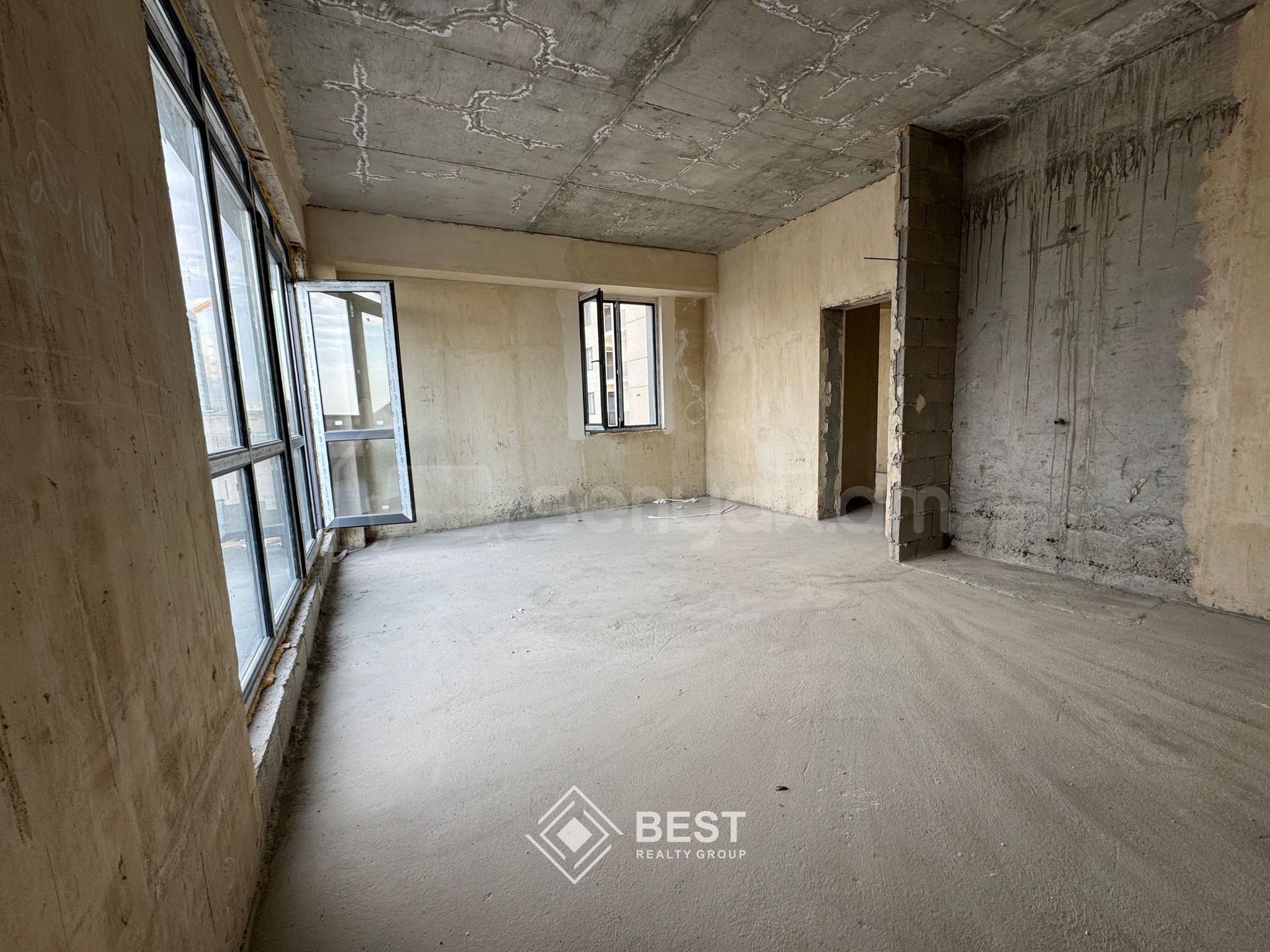 4 Սենյականոց Բնակարան, 104քմ, 8/14 հարկ, Զրոյական Վիճակում