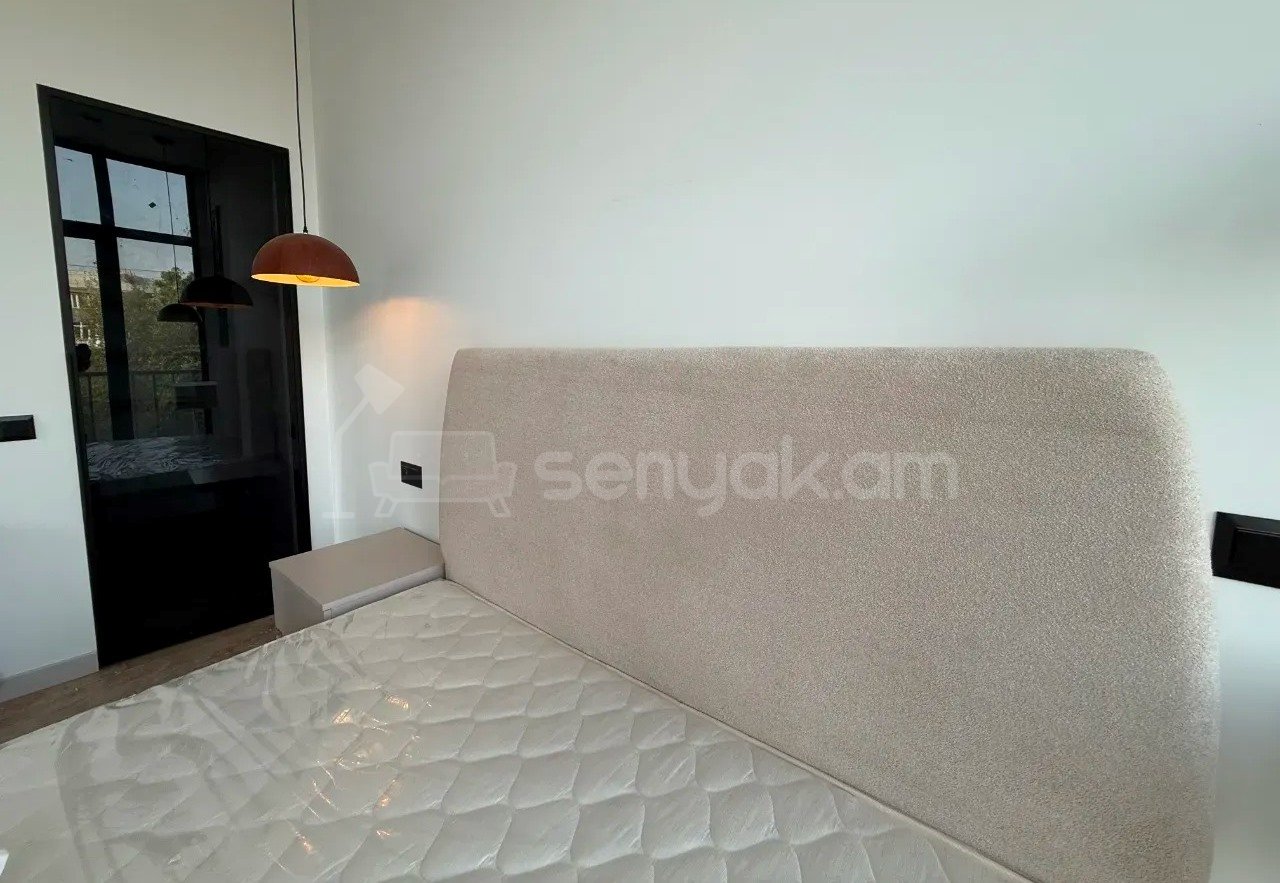 3 Սենյականոց Բնակարան Քարե Շենքում, 60քմ, 3/4 հարկ, Կապիտալ Վերանորոգված