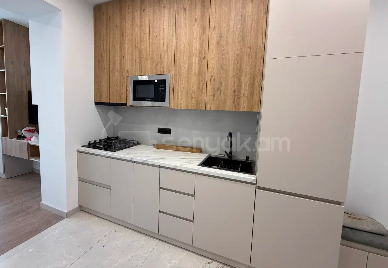 3 Սենյականոց Բնակարան Քարե Շենքում, 60քմ, 3/4 հարկ, Կապիտալ Վերանորոգված