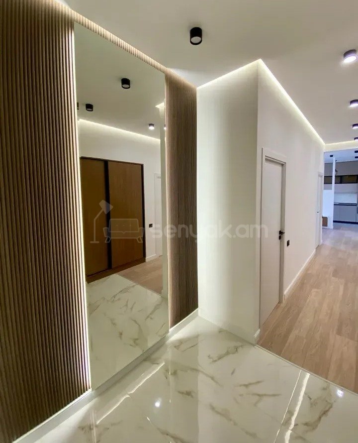 3 Սենյականոց Բնակարան Քարե Շենքում, 92քմ, 4/4 հարկ, Կապիտալ Վերանորոգված