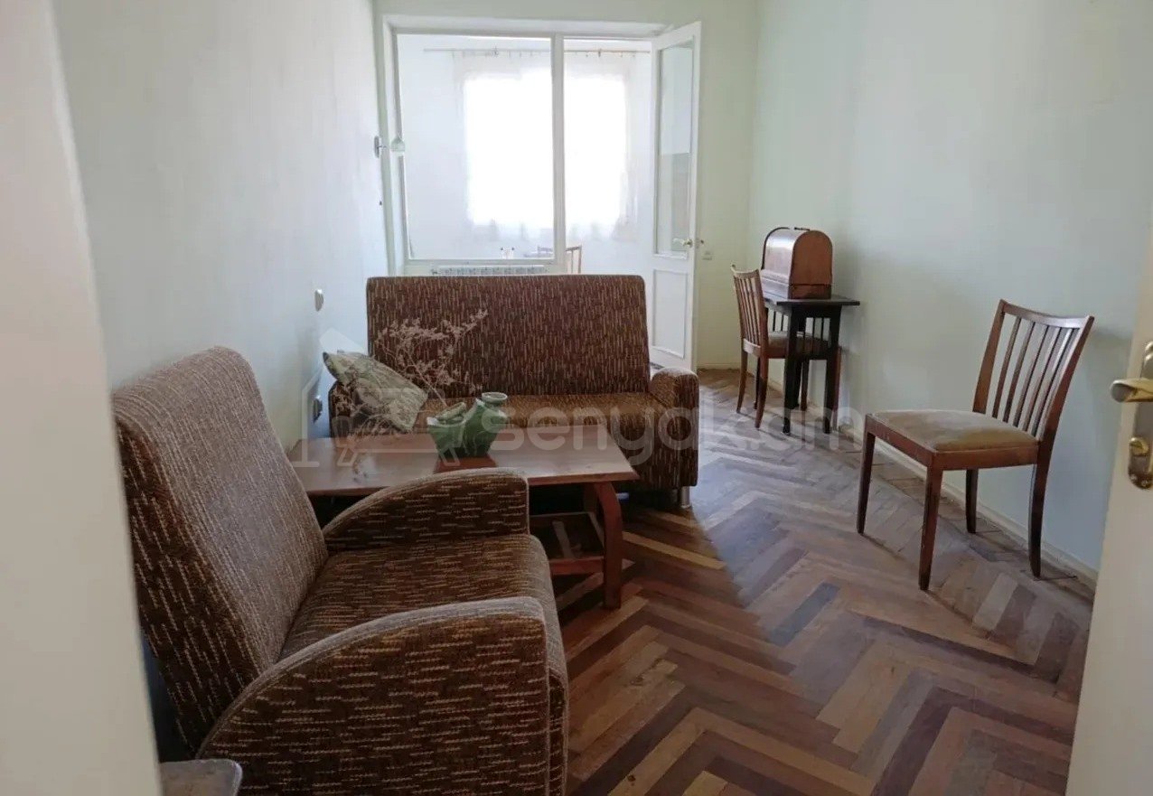 3 Սենյականոց Բնակարան Քարե Շենքում, 76քմ, 5/5 հարկ, Նորմալ Վիճակում