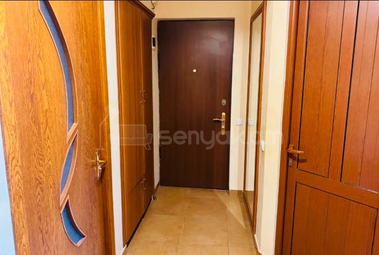 3 Սենյականոց Բնակարան Քարե Շենքում, 77քմ, 4/4 հարկ, Կապիտալ Վերանորոգված, Կահավորված, Արևկող