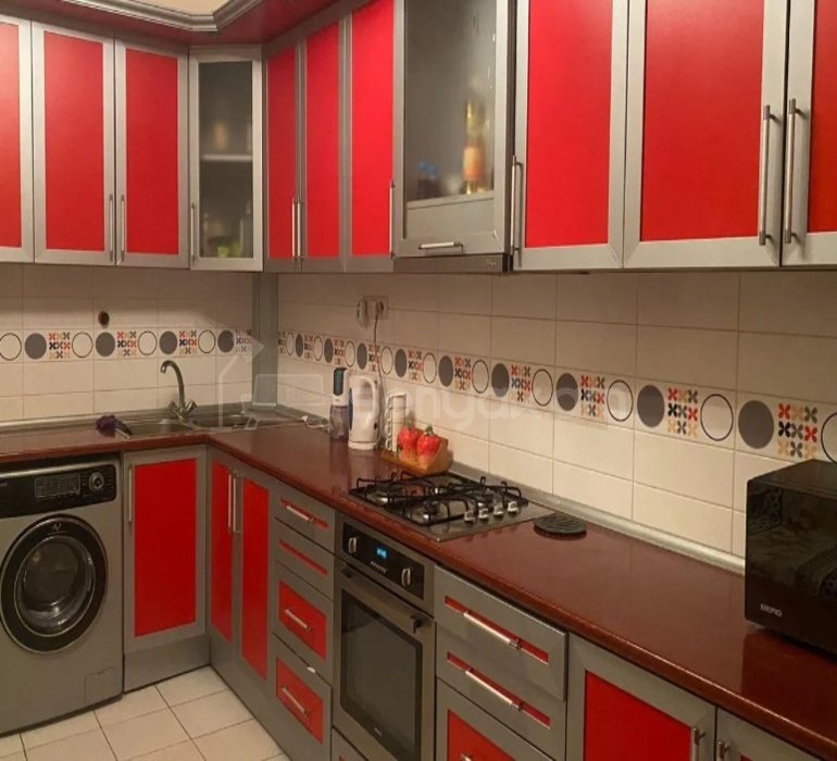 3 Սենյականոց Բնակարան Քարե Շենքում, 96քմ, 2/2 հարկ, Կոսմետիկ Վերանորոգված, Կահավորված, Արևկող