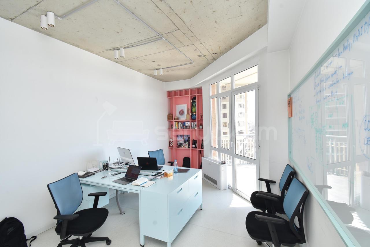 Նորակառույց Օֆիսային Տարածք, 300քմ