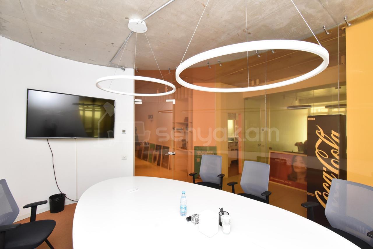 Նորակառույց Օֆիսային Տարածք, 300քմ