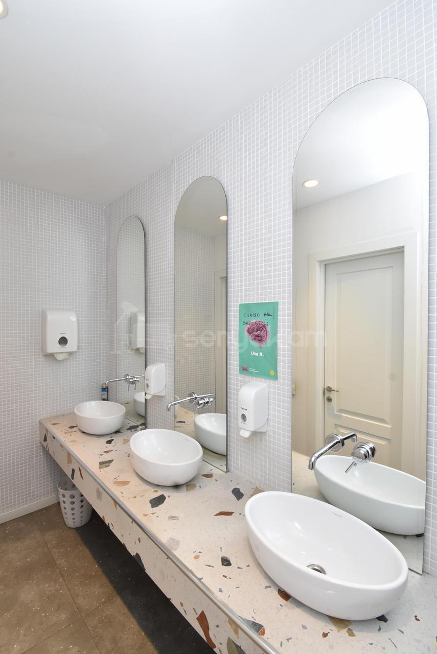 Նորակառույց Օֆիսային Տարածք, 300քմ