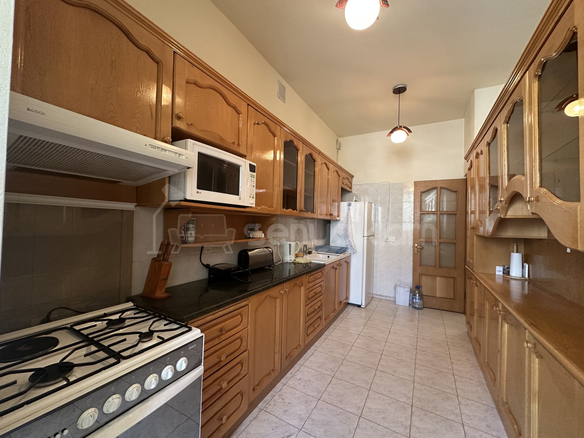 4 Սենյականոց Բնակարան Քարե Շենքում, 125քմ, 3/4 հարկ, Կապիտալ Վերանորոգված, Կահավորված, Արևկող