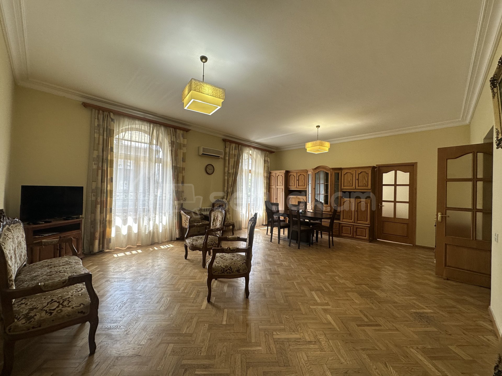 4 Սենյականոց Բնակարան Քարե Շենքում, 125քմ, 3/4 հարկ, Կապիտալ Վերանորոգված, Կահավորված, Արևկող