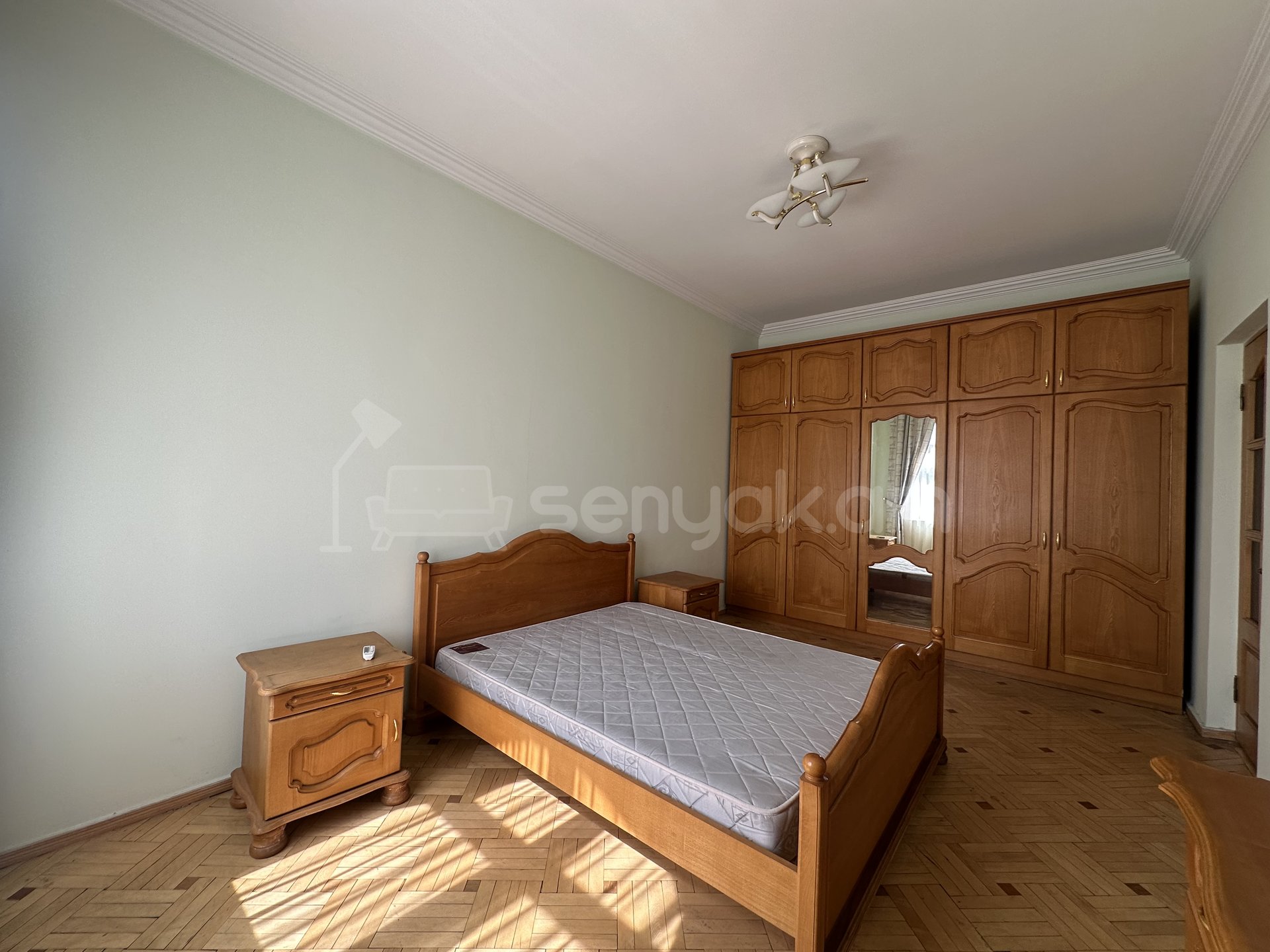 4 Սենյականոց Բնակարան Քարե Շենքում, 125քմ, 3/4 հարկ, Կապիտալ Վերանորոգված, Կահավորված, Արևկող