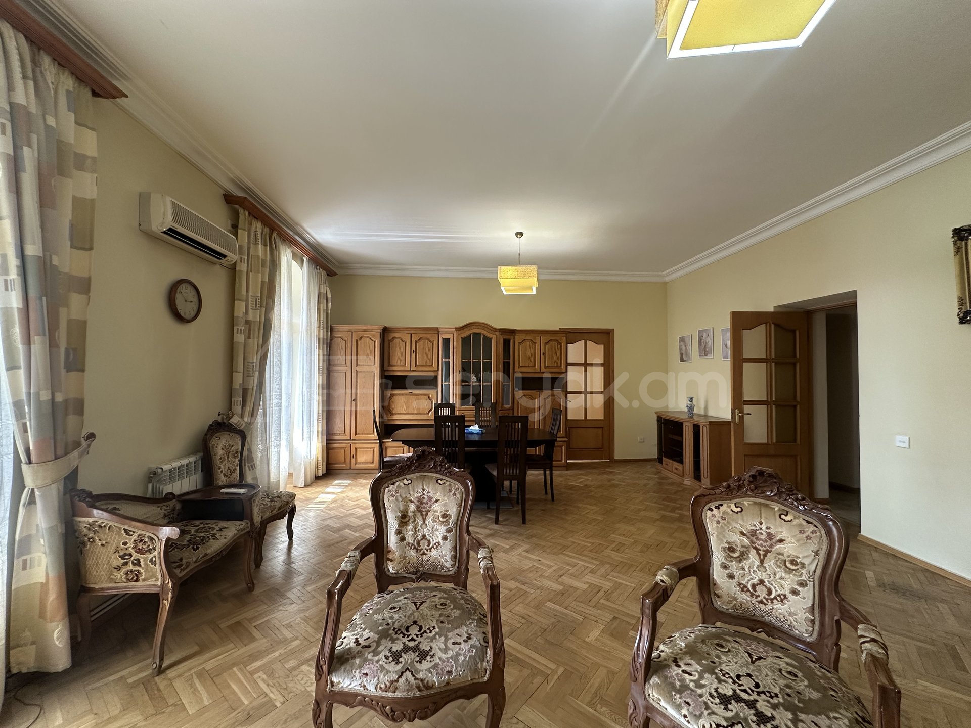 4 Սենյականոց Բնակարան Քարե Շենքում, 125քմ, 3/4 հարկ, Կապիտալ Վերանորոգված, Կահավորված, Արևկող