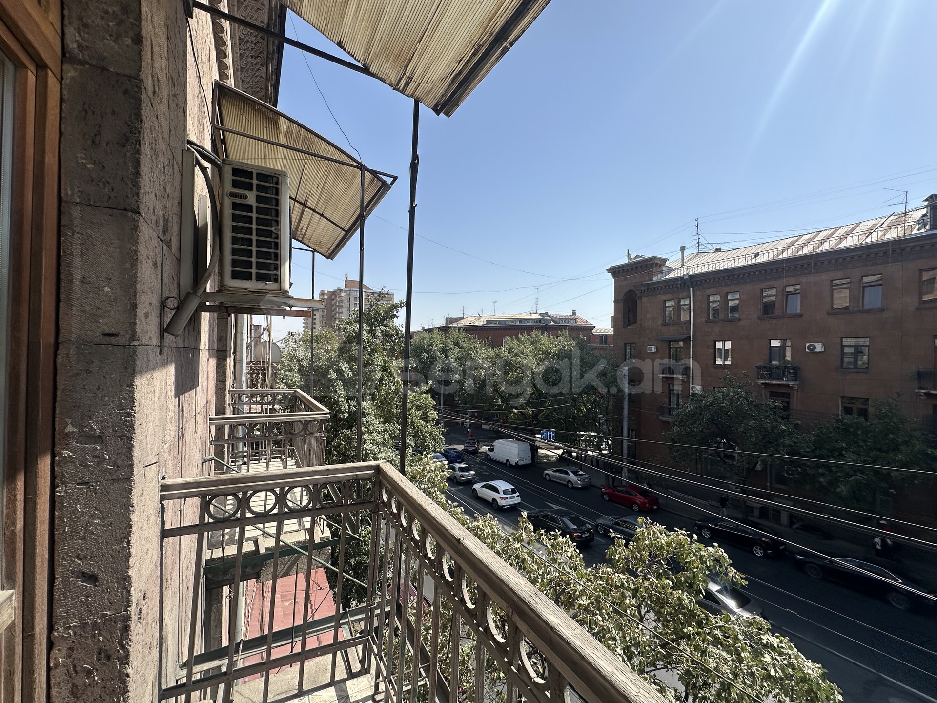 4 Սենյականոց Բնակարան Քարե Շենքում, 125քմ, 3/4 հարկ, Կապիտալ Վերանորոգված, Կահավորված, Արևկող