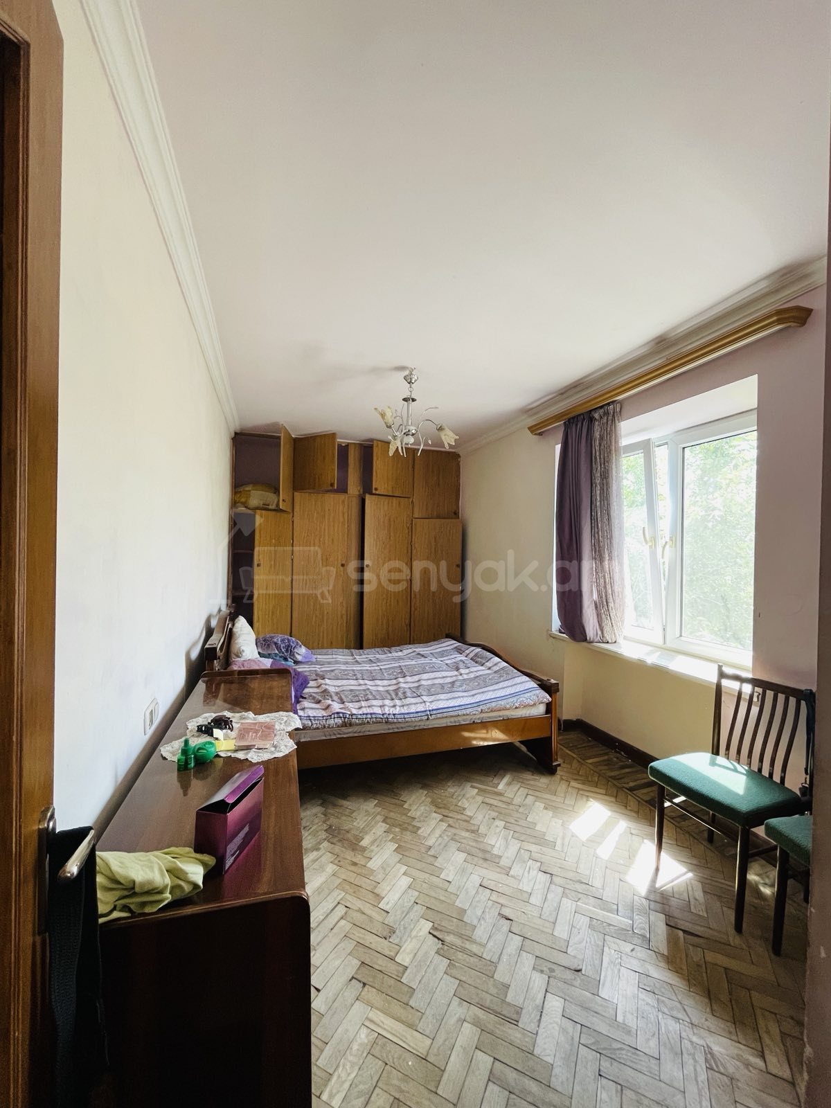 3 Սենյականոց Բնակարան Քարե Շենքում, 65քմ, 3/4 հարկ, Նորմալ Վիճակում, Կահավորված