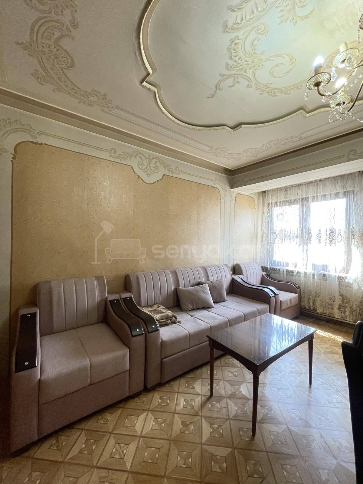 3 Սենյականոց Բնակարան, 90քմ, 10/14 հարկ, Նորմալ Վիճակում, Կահավորված