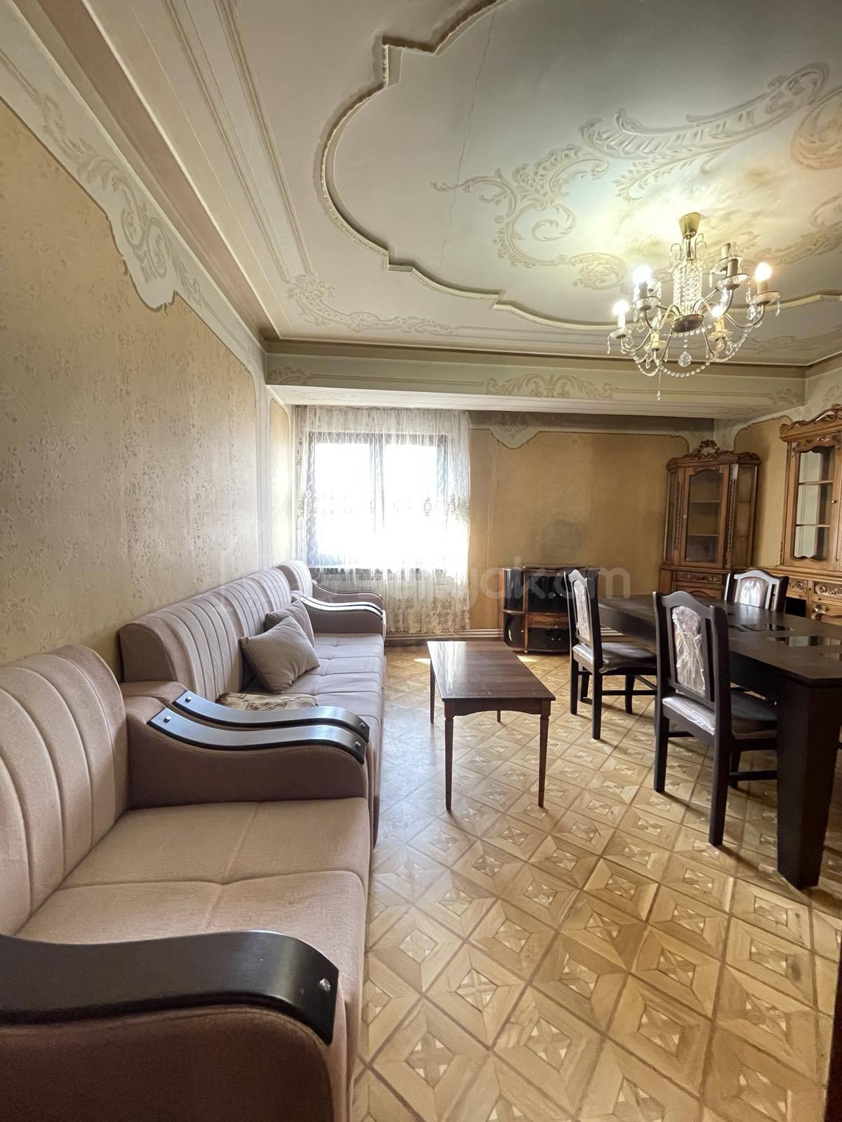 3 Սենյականոց Բնակարան, 90քմ, 10/14 հարկ, Նորմալ Վիճակում, Կահավորված