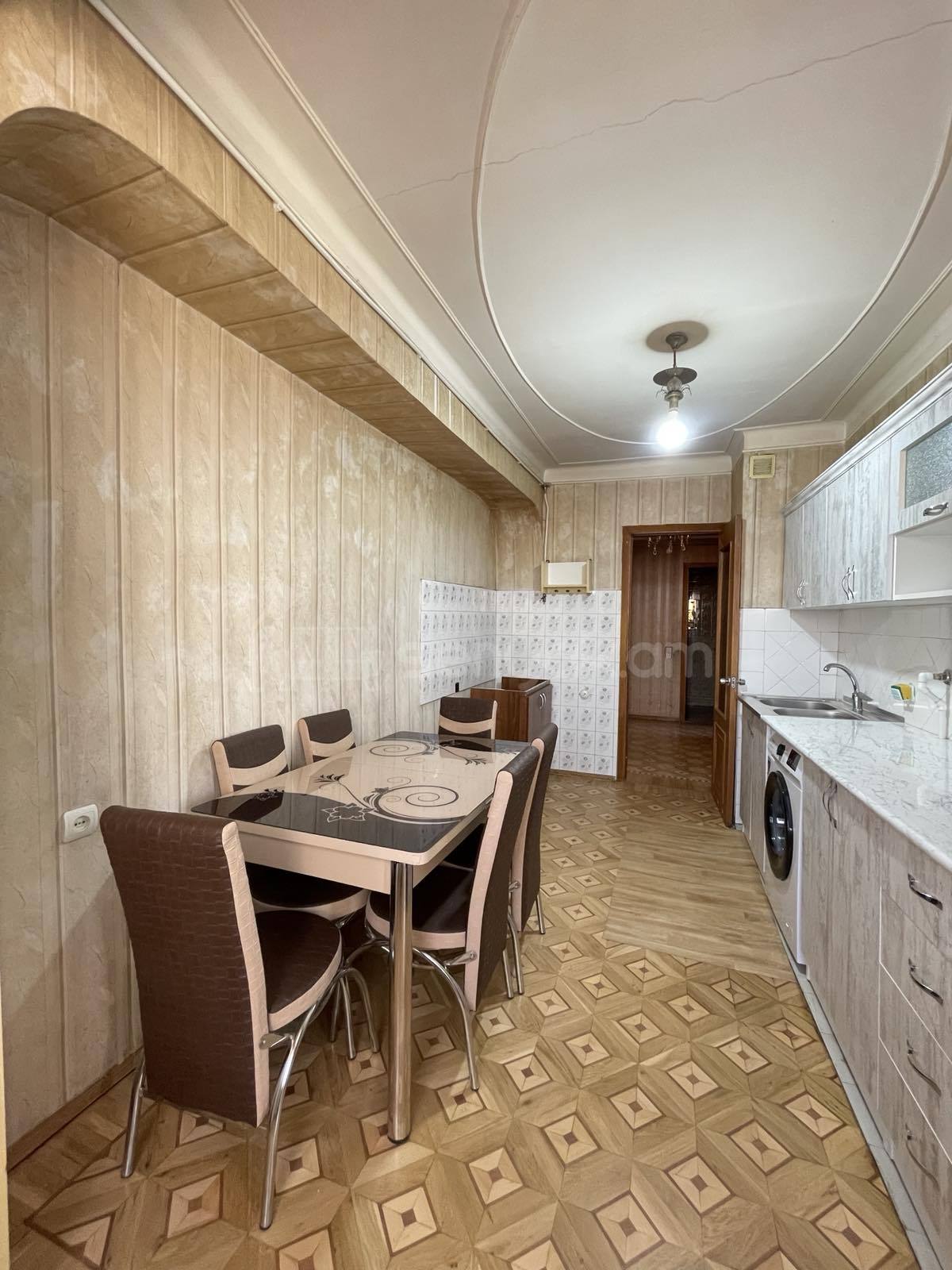 3 Սենյականոց Բնակարան, 90քմ, 10/14 հարկ, Նորմալ Վիճակում, Կահավորված