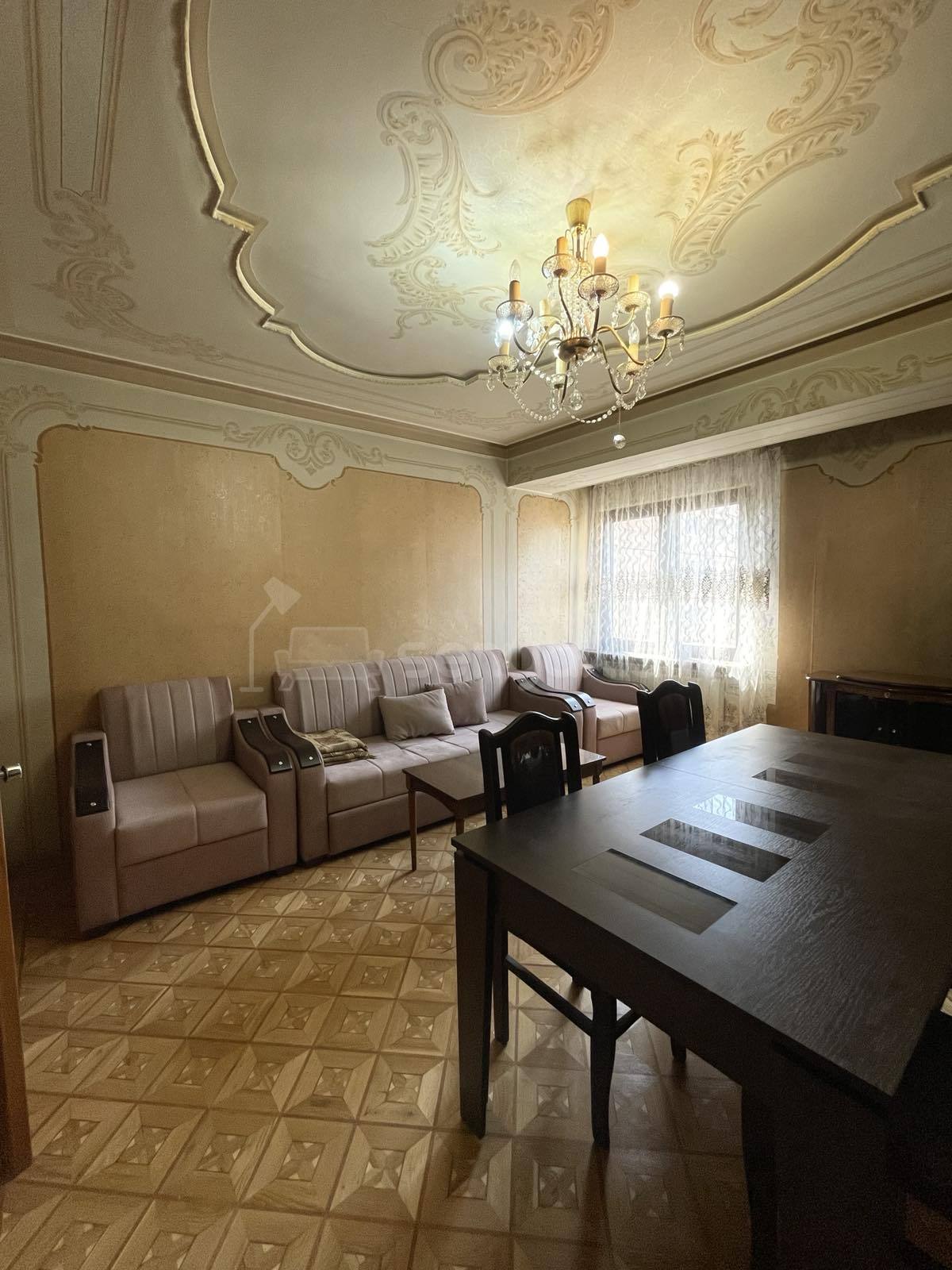 3 Սենյականոց Բնակարան, 90քմ, 10/14 հարկ, Նորմալ Վիճակում, Կահավորված