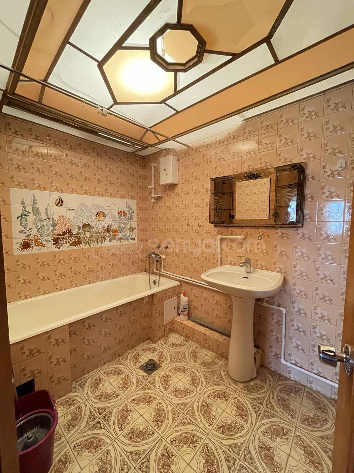 3 Սենյականոց Բնակարան, 90քմ, 10/14 հարկ, Նորմալ Վիճակում, Կահավորված