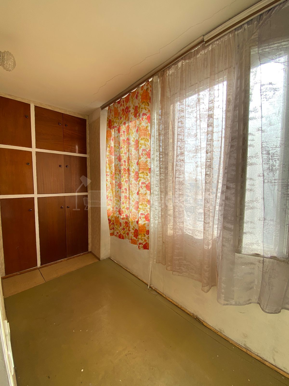 1 Սենյականոց Բնակարան Քարե Շենքում, 39քմ, 3/5 հարկ, Նորմալ Վիճակում