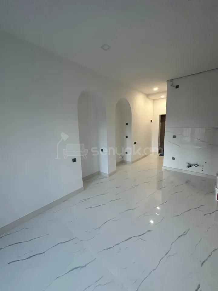 1 Սենյականոց Բնակարան Քարե Շենքում, 47քմ, 3/5 հարկ, Կապիտալ Վերանորոգված