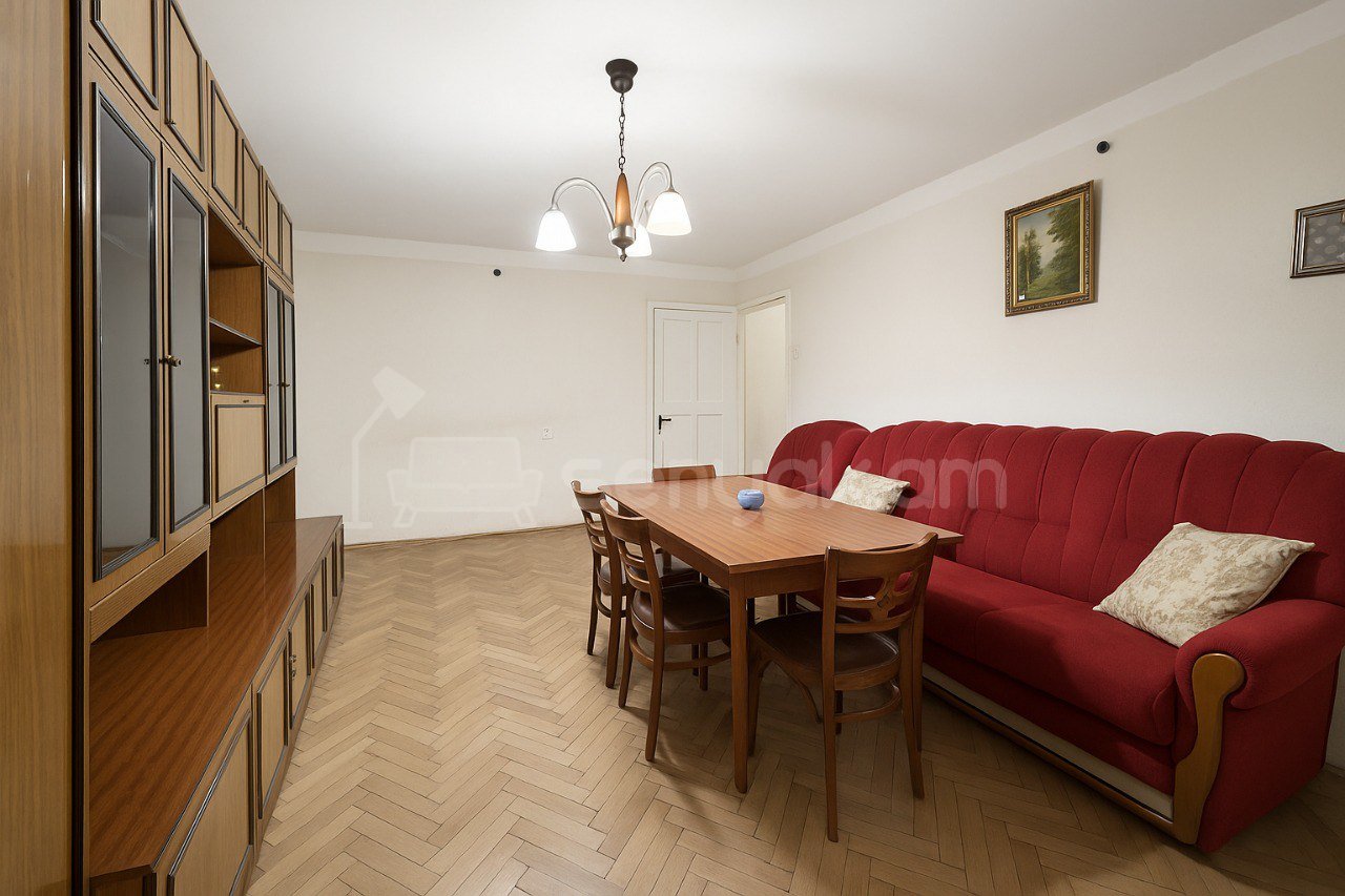 3 Սենյականոց Բնակարան Քարե Շենքում, 70քմ, 2/4 հարկ, Պետական Վիճակում