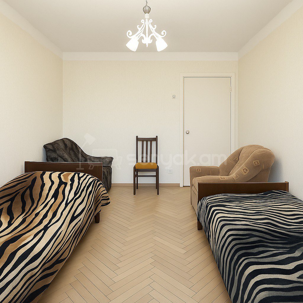 3 Սենյականոց Բնակարան Քարե Շենքում, 70քմ, 2/4 հարկ, Պետական Վիճակում