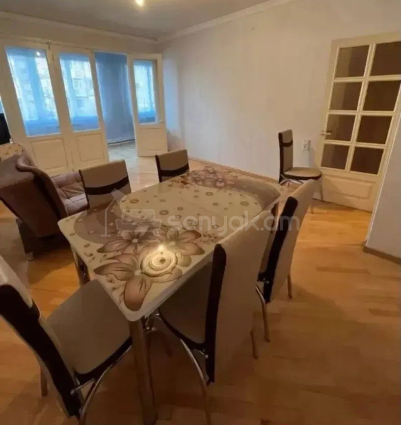 3 Սենյականոց Բնակարան Քարե Շենքում, 76քմ, 3/5 հարկ, Կապիտալ Վերանորոգված, Կահավորված, Արևկող