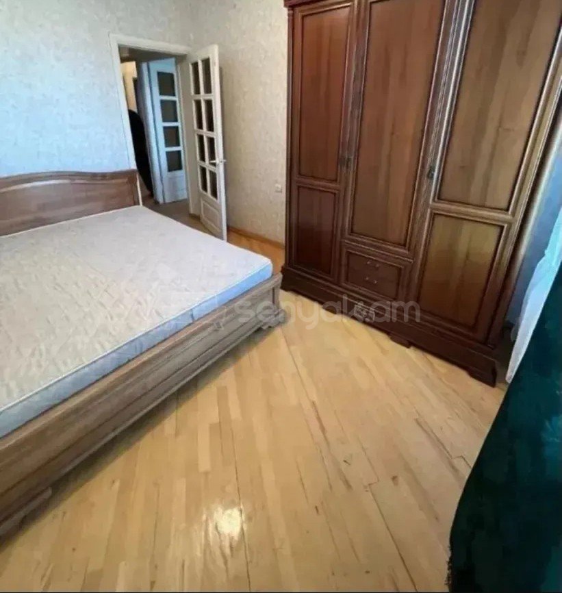 3 Սենյականոց Բնակարան Քարե Շենքում, 76քմ, 3/5 հարկ, Կապիտալ Վերանորոգված, Կահավորված, Արևկող