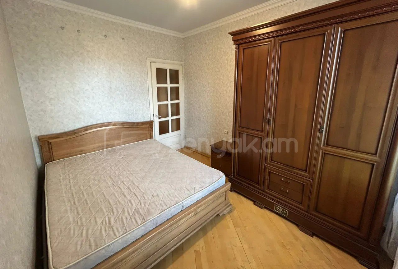 3 Սենյականոց Բնակարան Քարե Շենքում, 76քմ, 3/5 հարկ, Կապիտալ Վերանորոգված, Կահավորված, Արևկող