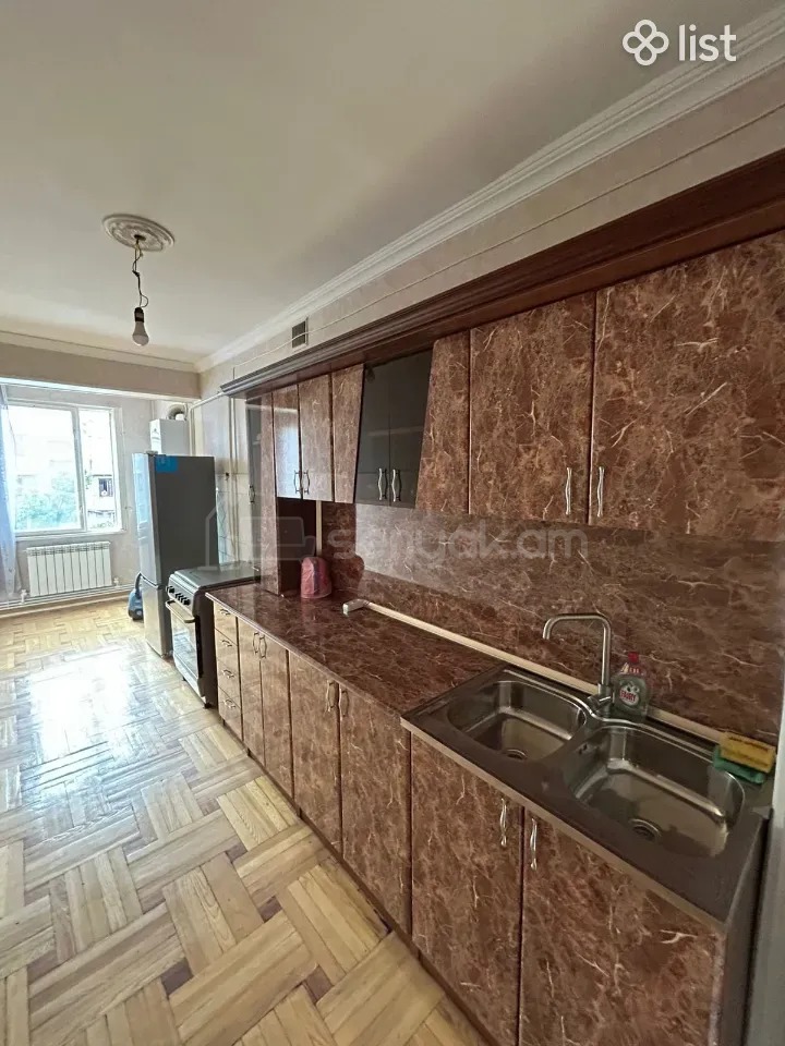 3 Սենյականոց Բնակարան Քարե Շենքում, 76քմ, 3/5 հարկ, Կապիտալ Վերանորոգված, Կահավորված, Արևկող