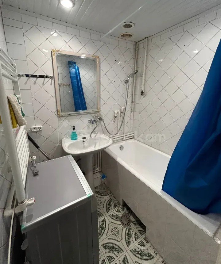 3 Սենյականոց Բնակարան Քարե Շենքում, 76քմ, 3/5 հարկ, Կապիտալ Վերանորոգված, Կահավորված, Արևկող