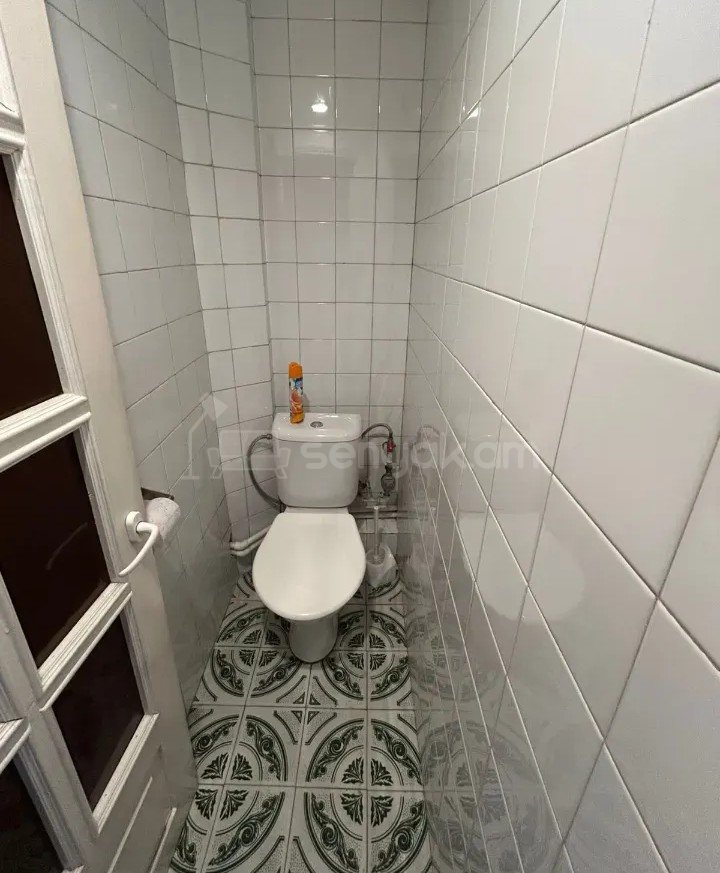 3 Սենյականոց Բնակարան Քարե Շենքում, 76քմ, 3/5 հարկ, Կապիտալ Վերանորոգված, Կահավորված, Արևկող