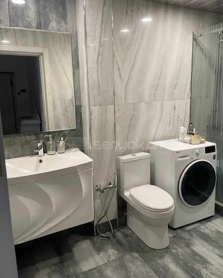 3 Սենյականոց Բնակարան, 80քմ, 2/7 հարկ, Դիզայներական Վերանորոգված, Կահավորված