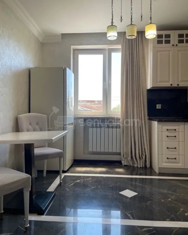 3 Սենյականոց Բնակարան, 80քմ, 2/7 հարկ, Դիզայներական Վերանորոգված, Կահավորված