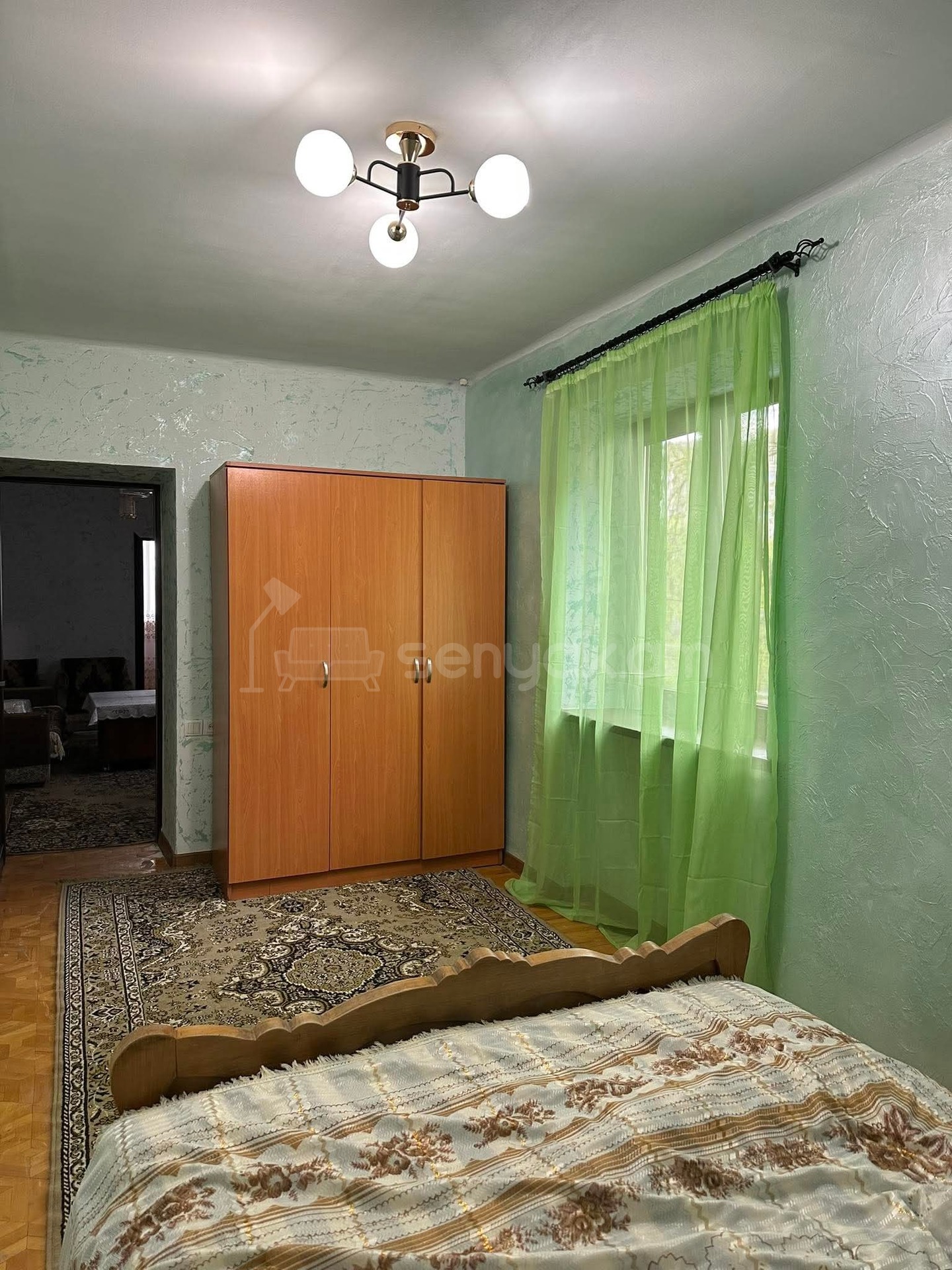 3 Սենյականոց Բնակարան Քարե Շենքում, 55քմ, 3/5 հարկ, Նորմալ Վիճակում, Մասամբ Կահավորված, Արևկող