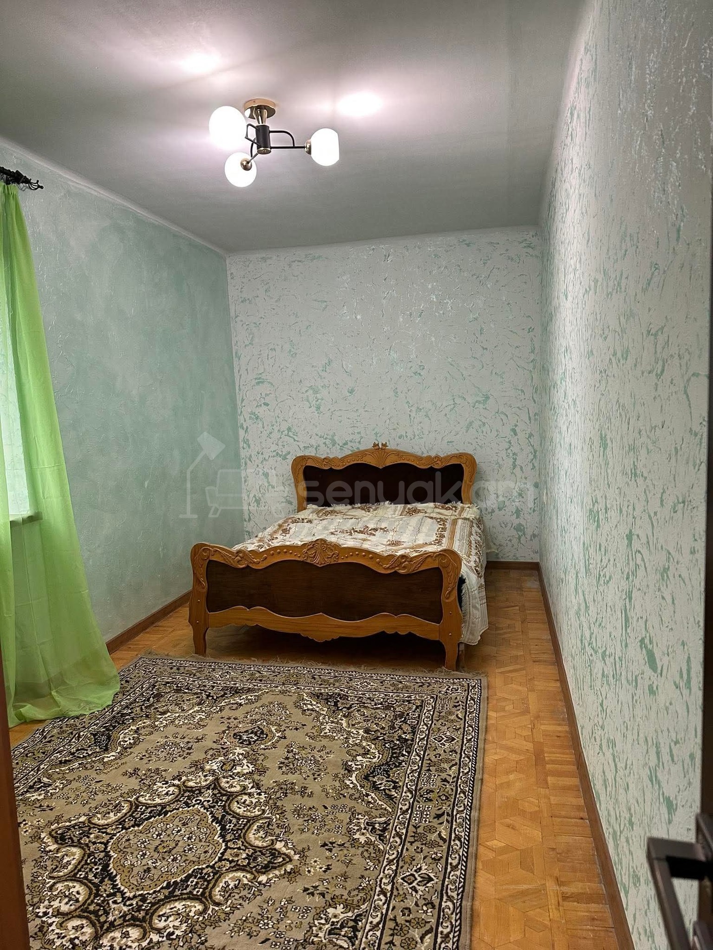 3 Սենյականոց Բնակարան Քարե Շենքում, 55քմ, 3/5 հարկ, Նորմալ Վիճակում, Մասամբ Կահավորված, Արևկող